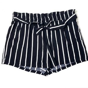 SHEIN Curve Black & White Striped Belted Paperbag Shorts Pull On Plus Size 4XL